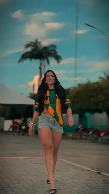 Look Brasil em movimento publicado no perfil da Diva Store